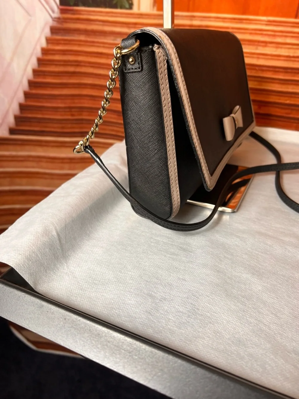 Kate Spade New York HAZEL COURT ALEK CROSSBODY, excellent condition